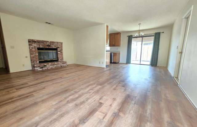 1009 W Alene Ave Unit #C Gallery 4