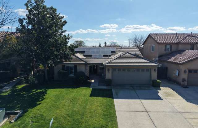 Spacious 4 bed 2 Bath in Desirable NW Bakersfield photos photos