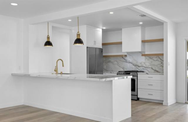 2218 24th St photos photos