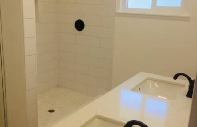 3016 N. Oceanview Gallery 4