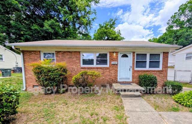 2202 Maywood Street photos photos