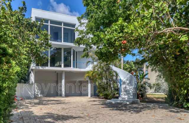 5801 Gulf of Mexico Dr Gallery 3