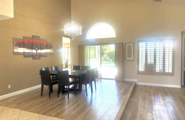 76961 Sheffield Court Gallery 4