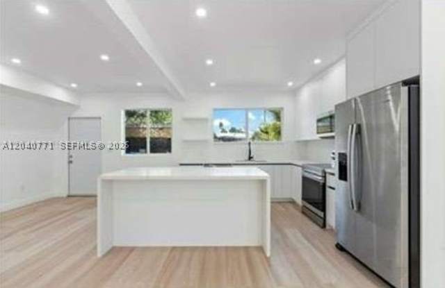 5701 SW 41st St photos photos