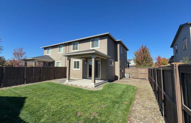 3 Bedroom / 2.5 Bath Duplex in Deer Crossing Community Gallery 2
