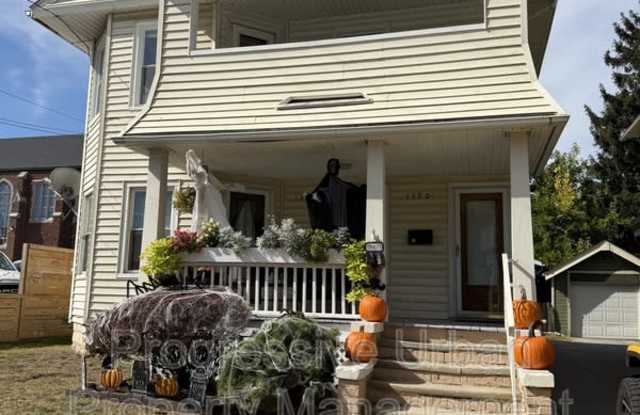 1380 Westlake Avenue - Upstairs Gallery 1