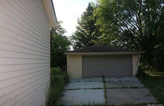 30270 SPAIN Court Gallery 4