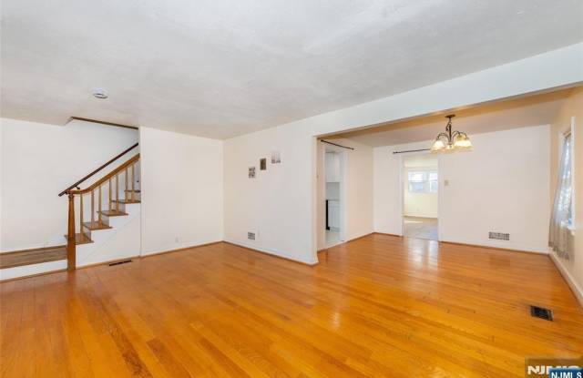 93 Elycroft Parkway Gallery 4