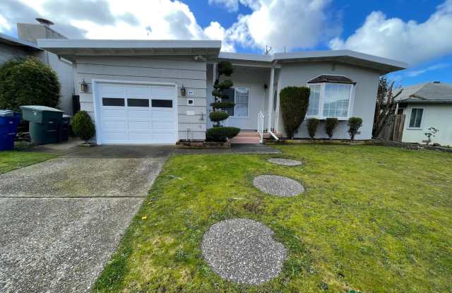 Three Bedroom Home with Lots of Common Area in Sunshine Gardens in SSF photos photos
