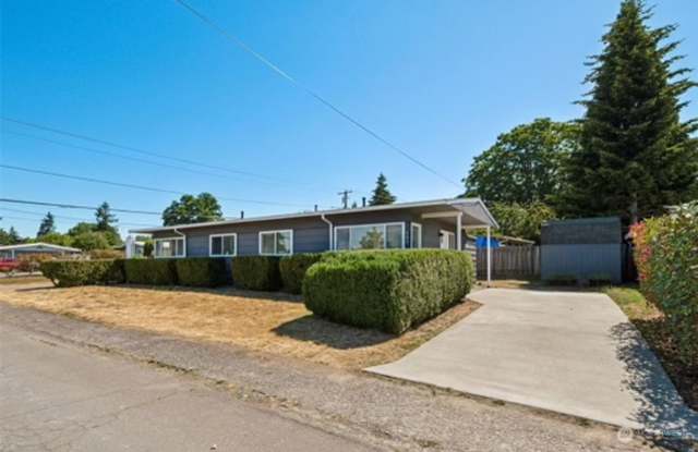 Beautifully Renovated 1 Bed, 1 Bath Home with Private Yard  Storage photos photos
