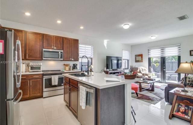 3751 SW 97th Avenue, Miami, FL 33165 - 4039 Gallery 3
