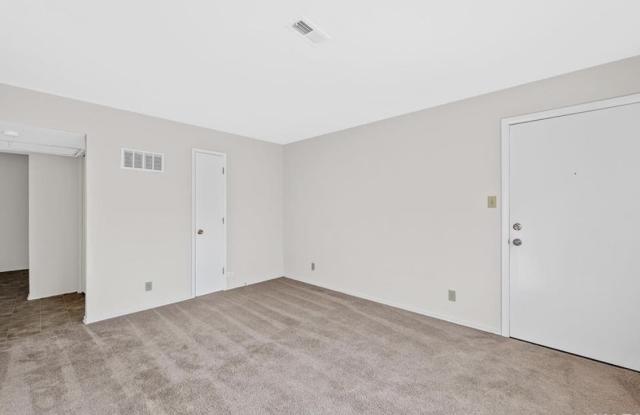 16 E. Rock Creek Manor Gallery 2