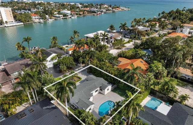 7730 Beachview Dr photos photos