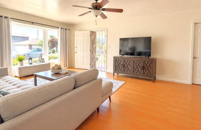 5670 Mary Ln Dr Gallery 3
