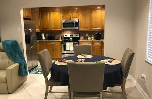 319 W Ocean Avenue, Gallery 2
