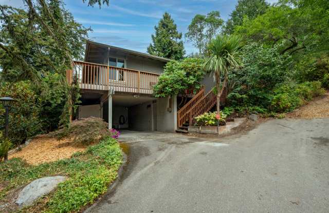 Updated 2 Bedroom/1 Bath 1,350 SF Home in Quiet & Secluded Neighborhood photos photos