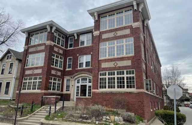 Beautifully Restored 3 BR, 1.5 BR Pre-War Gem in Herron-Morton photos photos