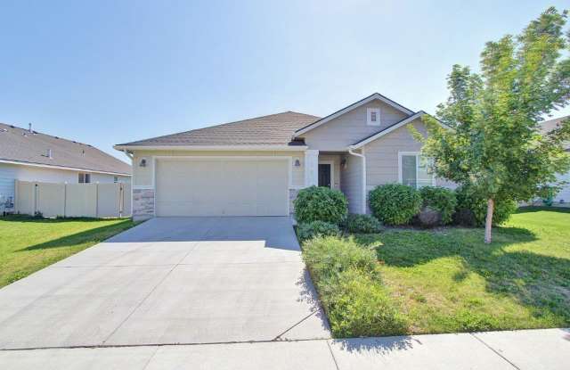 Immaculate Single-Level Home in Quiet Neighborhood photos photos