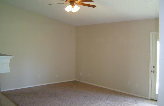 510 N Englewood Avenue Gallery 4