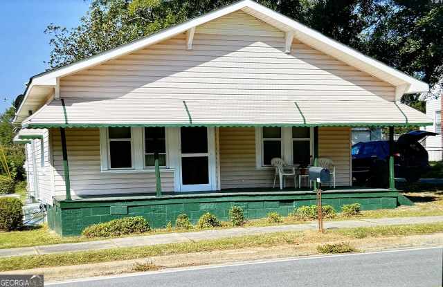 814 Senoia - 814 Senoia Road, Tyrone, GA 30290