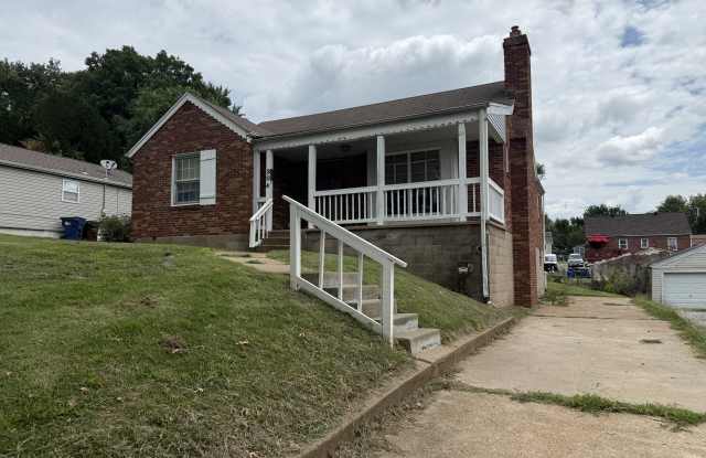 304 Superior Dr Gallery 2