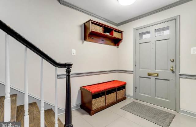 103 CAMERON MEWS Gallery 3