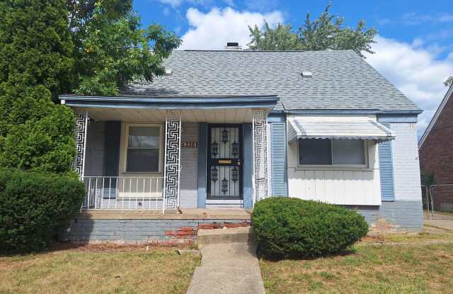 Brick Bungalow with 3 bed and 2 baths Gallery 1
