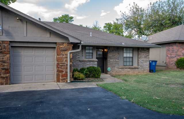 Stunning 2 Bed 2 Bath Home on Quiet Street! NO PETS photos photos