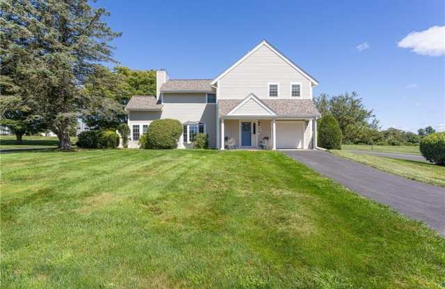 327 Corey Lane - 327 Corey Lane, Newport County, RI 02842