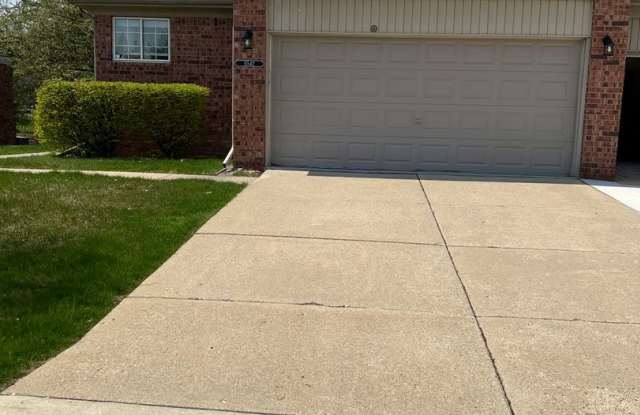 5542 VICTORY CIRCLE, STERLING HEIGHTS - CONDO FOR LEASE! photos photos
