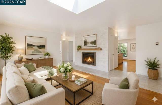 2091 Ascot Dr. Gallery 1