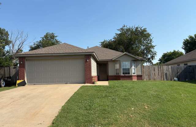 Cozy 3-Bed Home in Hidden Lake Estates – Great Location! photos photos