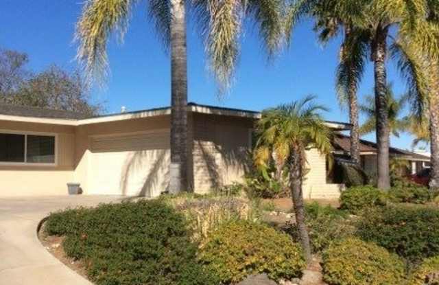 1396 Hacienda Dr Gallery 3