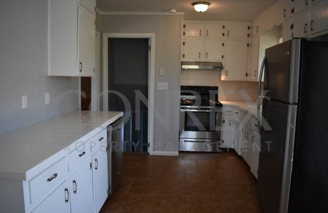 920 Crestview Drive Gallery 3