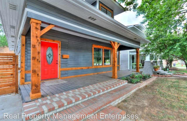 1725 N McKinley Ave Gallery 2