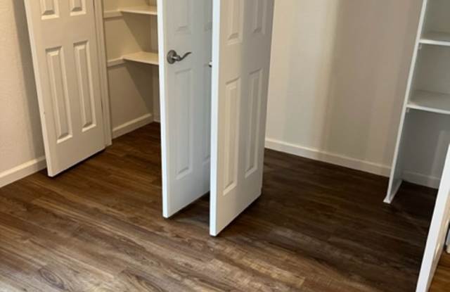 2 Bed/ 1 Bath Upstairs unit on Santa Ysabel Gallery 4