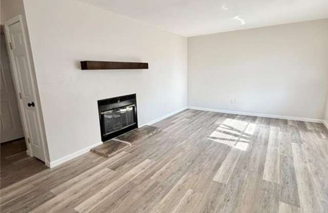 63 PEACHTREE Lane Gallery 2