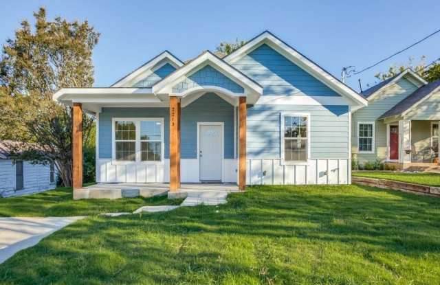 2213 W Bond Street photos photos