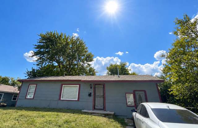 Section 8 Welcome | Spacious 4-Bedroom Home | Pet-Friendly Gallery 1