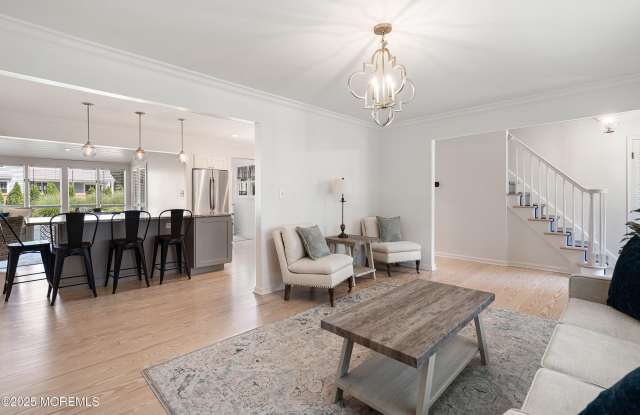 1204 Holly Place Gallery 4