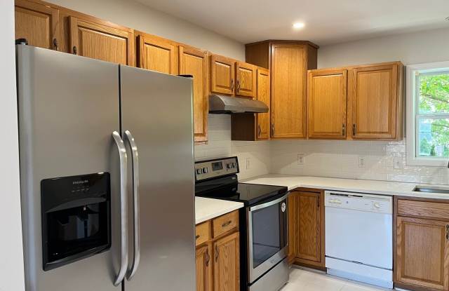 15 Ferris Avenue photos photos