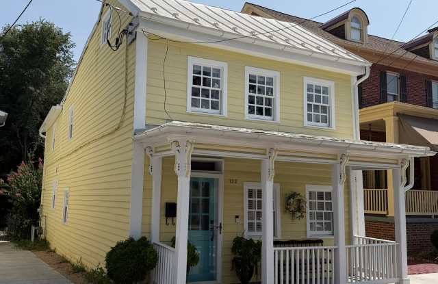122 N Washington St Gallery 2