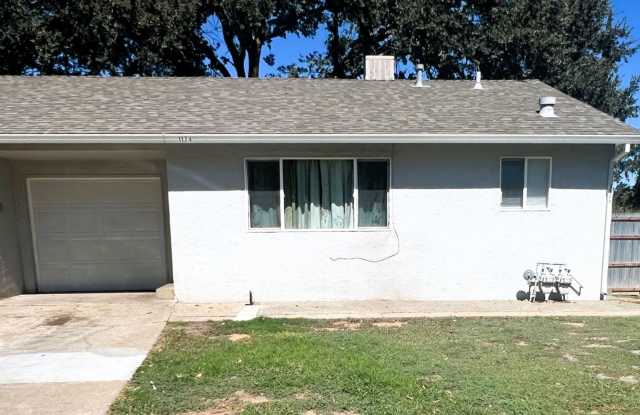 2 bedroom 1 bath Duplex unit in Red Bluff Gallery 1