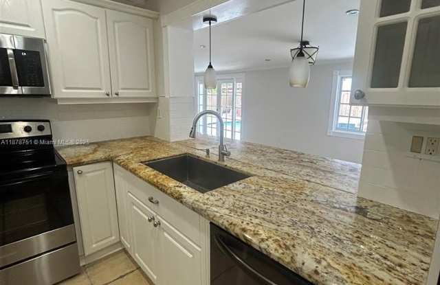 1320 SW 102nd Ct photos photos