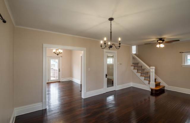 Mauricio's - 1611 6th Avenue Southeast, Cedar Rapids, IA 52403 Mauricio's - 1611 6th Avenue Southeast, Cedar Rapids, IA 52403