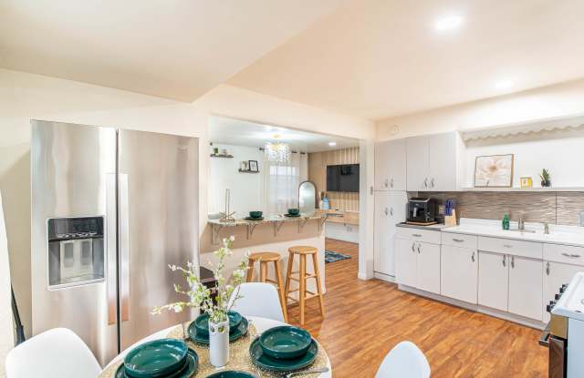 6203 Thorn Street photos photos