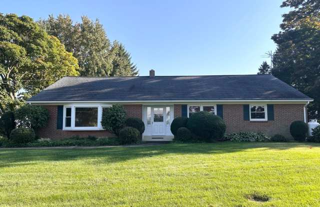 Single Family Home in Washington Boro! Gallery 1