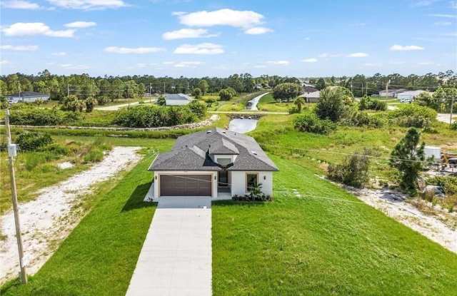 844 Millpond Street E photos photos