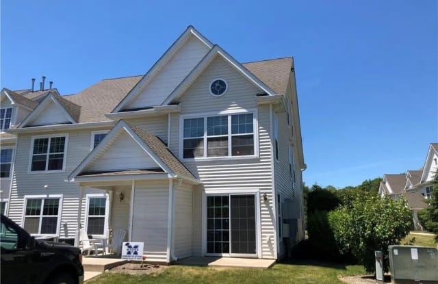 247 Ruth Court - 247 Ruth Court, Middletown, NY 10940
