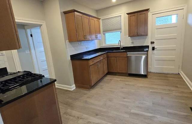 4 Woodville Ter. Gallery 2